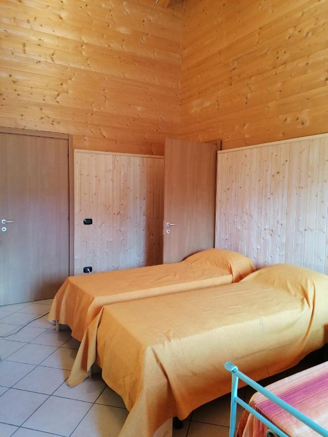 Agriturismo Bio Apipoli Montano Lucino Exterior photo